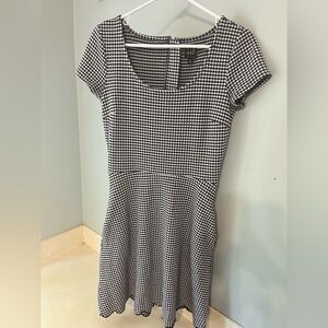 GAP Monochrome Checkered Midi Dress
